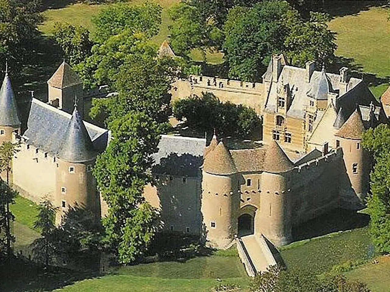 Gorgeous Manor In The Auvergne With Private Pool Villa Meaulne 0*,