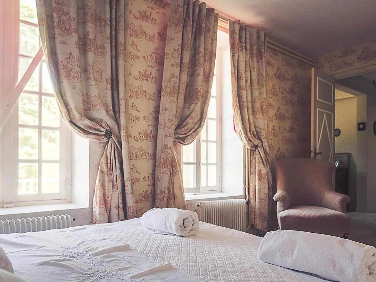 Holiday home Gorgeous Manor In The Auvergne With Private Pool Villa Meaulne