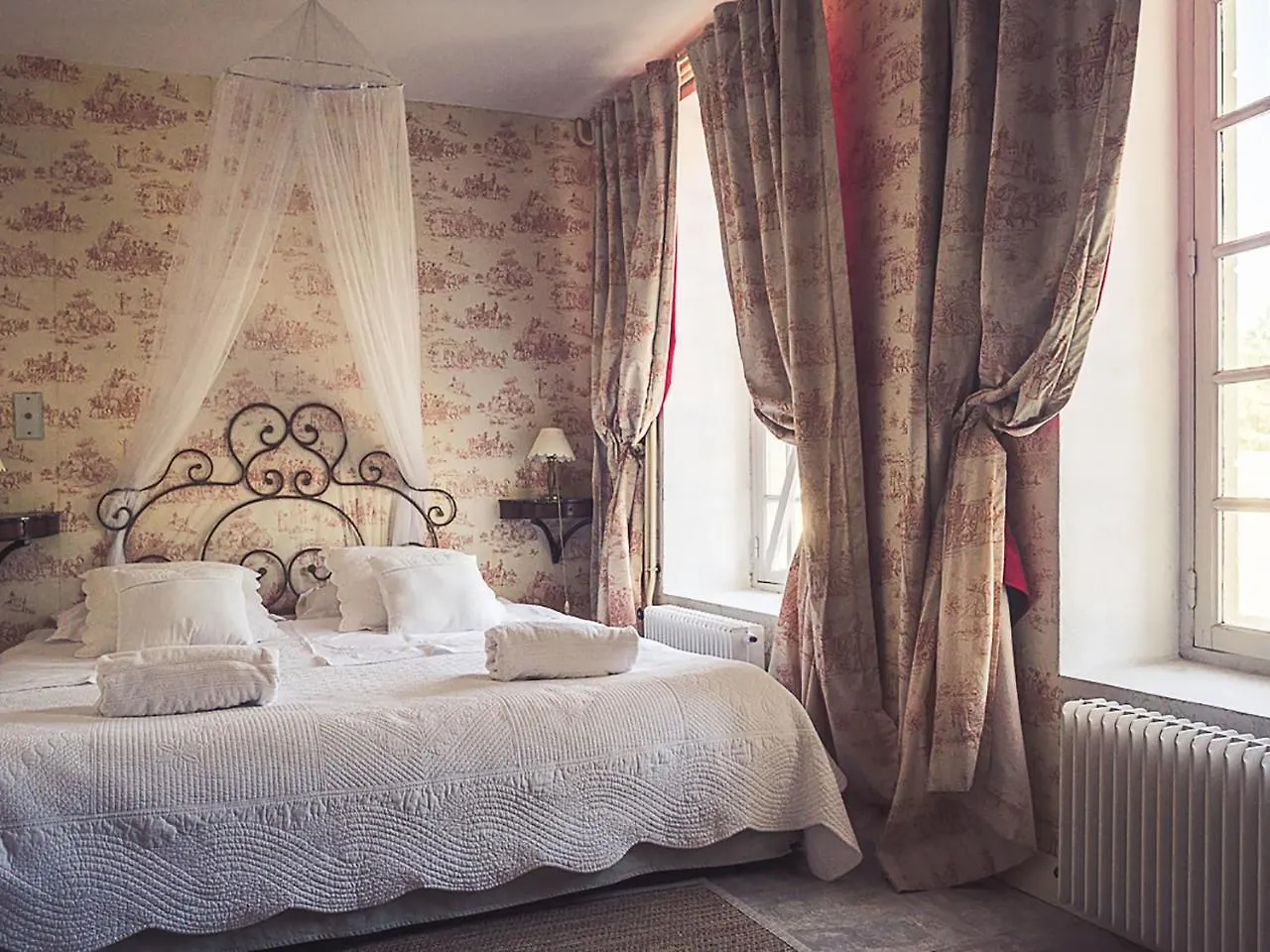 Holiday home Gorgeous Manor In The Auvergne With Private Pool Villa Meaulne France